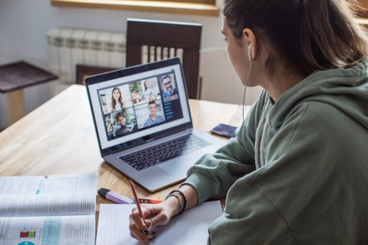 Online studieren via Videokonferenz
