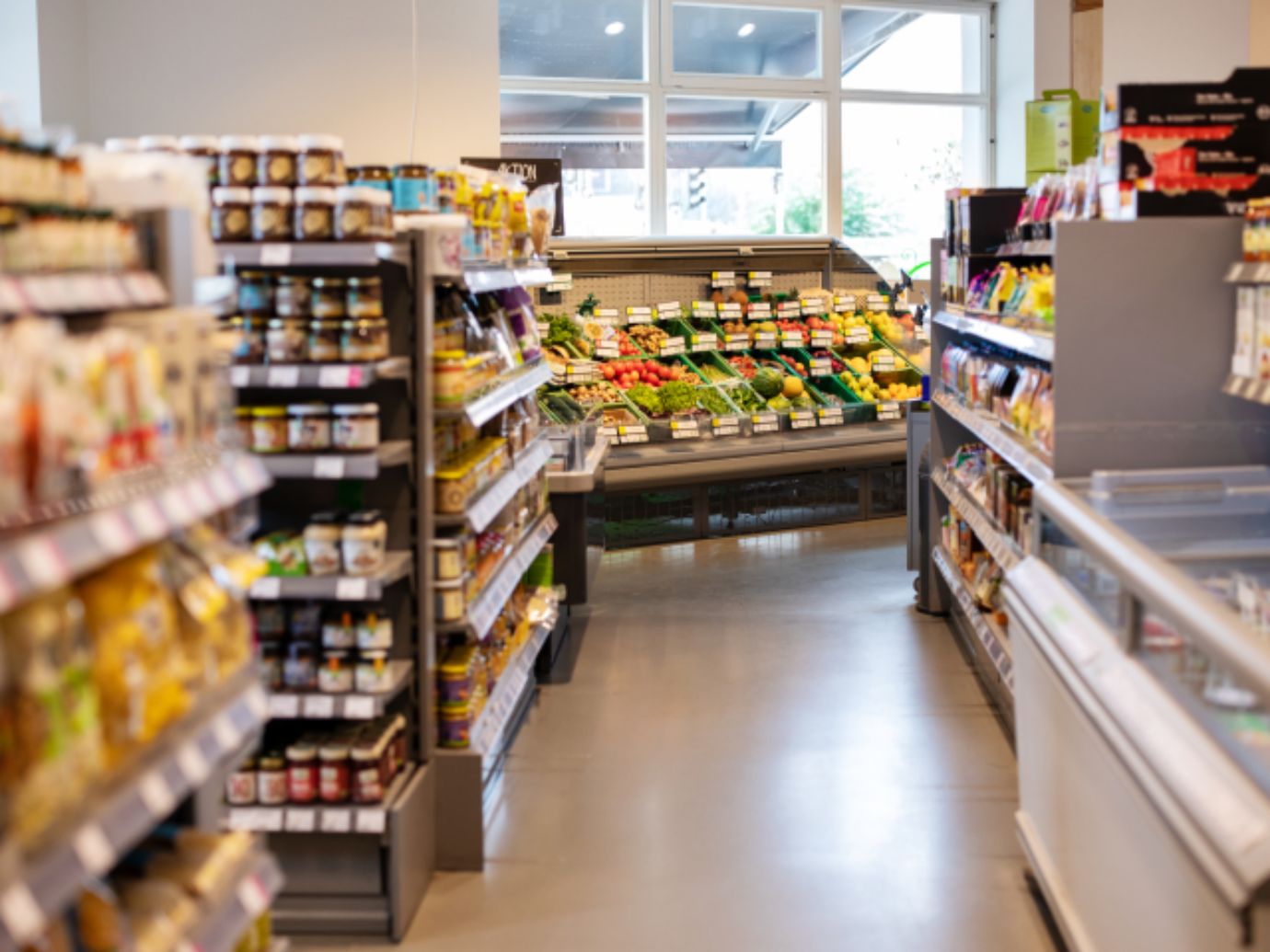Ein Supermarkt ist dein hauptsächlicher Arbeitsort als Kassierer.
