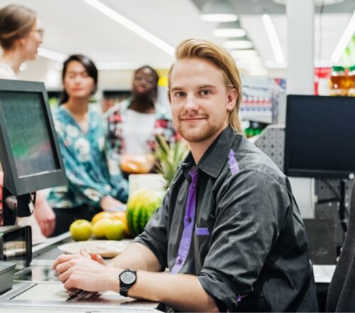 Zenjob_Personal:Kassierer im Supermarkt