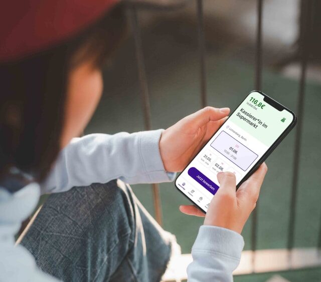 Studentin sucht einen Nebenjob mt Zenjob App
