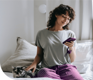 The image shows a young woman completing the Zenjob onboarding on her phone.